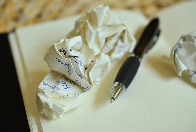 zusammengeknülltes Papier