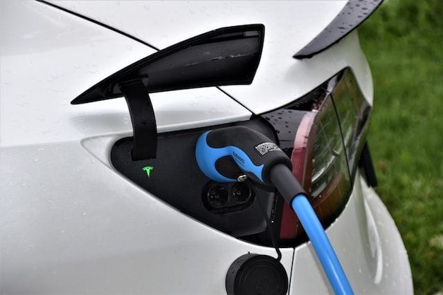 neue elektroautos 2023 elektronisches Fahrzeug aufladen