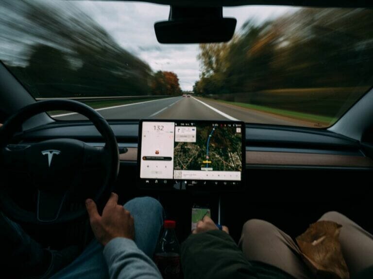 GPS Tracking auf einem Auto Bildschirm